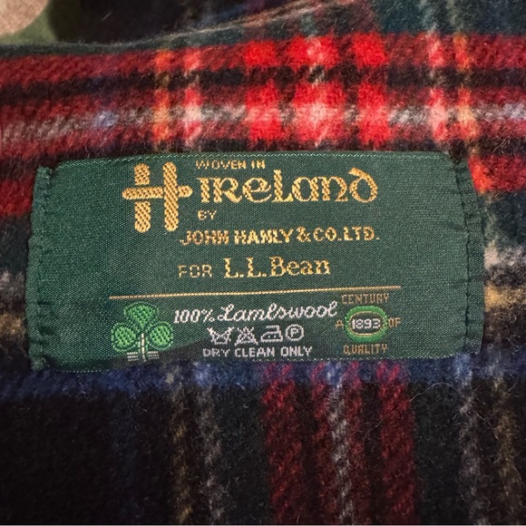L.L. Bean Irish Lambswool Tartan Scarf by John Hanly – Plaid Fringe - Picture 2 of 3